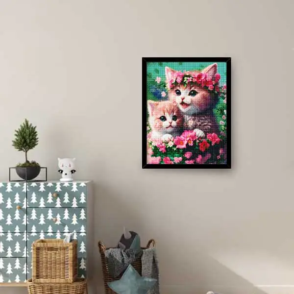 Diamantové-malování-koťata-v-květinách-ram-zed
